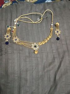 Elegant Gold Necklace and Earring Set
