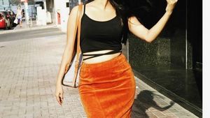 Black Cropped Tank Top