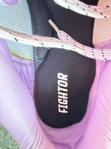 Absolutely NEW - Comes w/ a Soft Shoe Bag