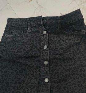 Leopard Print Button-Front Denim Skirt