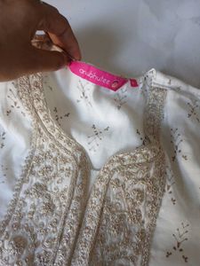 Women's White Embroidered Kurta