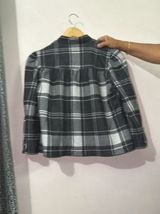 Chic Plaid Jacket small size