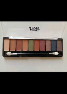 Nykaa 10 Color Eyeshadow Palette