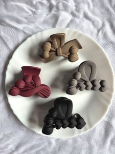 Set of 4 Matte Finish Claw Clips