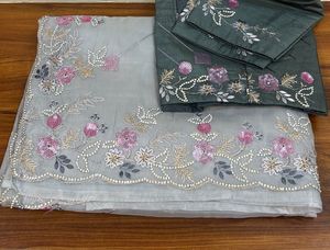 New- Elegant 🌪️Grey 💎Saree with Pink Embroidery