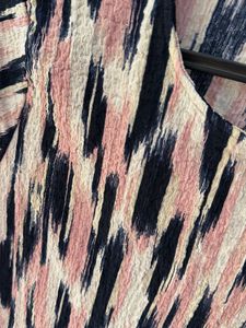 Abstract Print Cropped Top