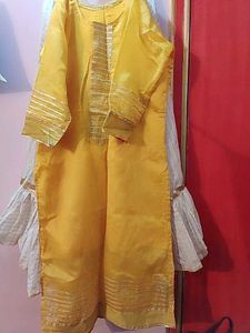 Yellow &amp; Gold Salwar Kameez