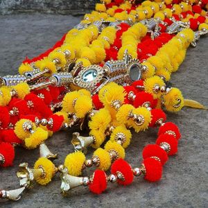 Pompom Strings