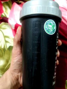 (Price drop) ULTIMATE NUTRITION GYM &amp; SPORTS SHAKE
