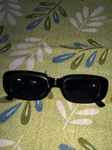 Stylish Black Rectangular Sunglasses