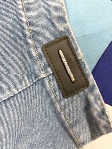 High Weist Light Wash Ripped Jeans