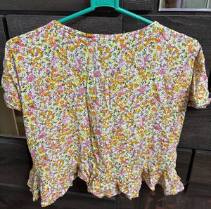Floral Print V-Neck Button-Up Top