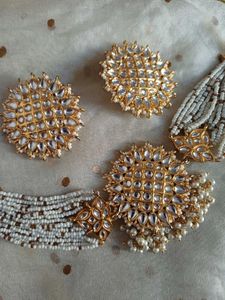 Pearl Kundan Jewelry Set