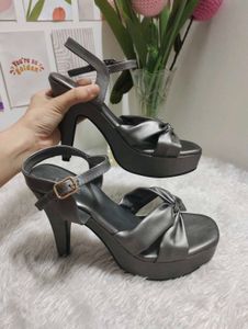 Chic Heels with Bow Detail ✨