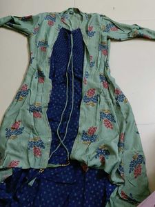 Beautiful Floral Print Kurta Set