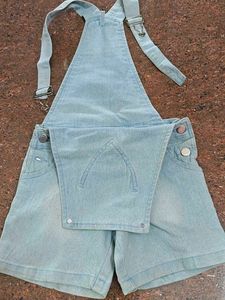 girl jeans pant... 4 to 6 years