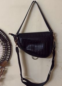 Chic Black Croc Embossed Saddle Bag