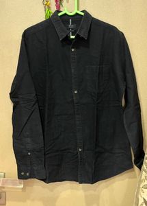 WES Casuals - Classic Black Button-Dow