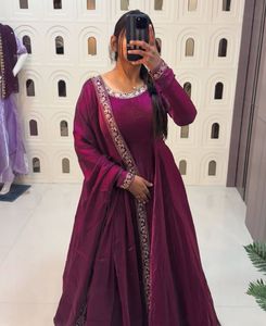 Space silk trending gown