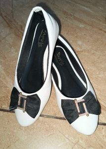 Cute Kids White Ballerinas with Black Bows