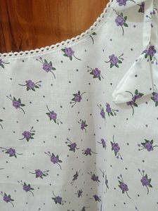 New and never wear Cute Floral Print Camisole