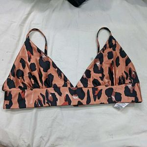 🥰 Stylish Leopard Print Bikini Top