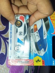 IMPORTED SHORT CARD FERRARI HOTWHEELS