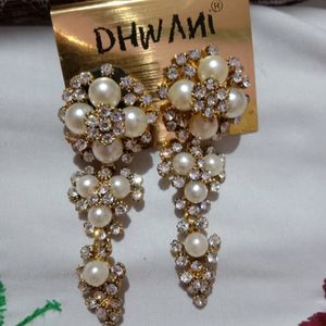Earring ,white Stone