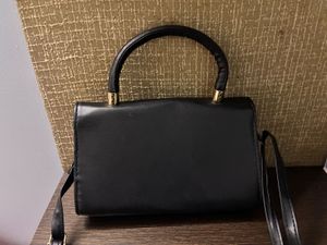 Chic Black Handbag with Gold Lock (Dubai product)