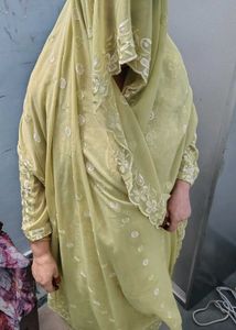 Beautiful Embroidered Kurta Set 90s