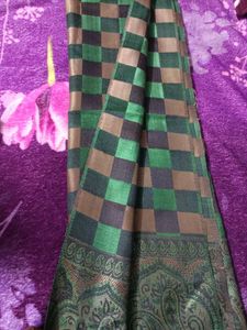 Elegant Green &amp; Brown Patterned stole