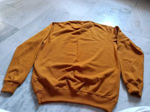 Men's Mustard Colour Sweat Shirt.