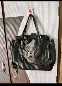 Chic Black Leather Handbag