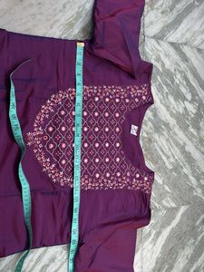 Elegant Purple Kurta Set with Embroidery