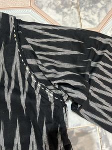 Chic Black &amp; White Ikat Print Kurta