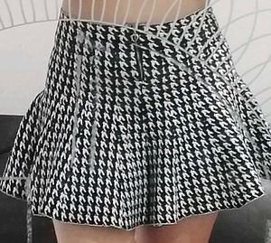 Houndstooth mini Skirt Price Drop ✔️✔️