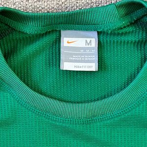 Vintage Nike Green Shoulder Down T-Shirt