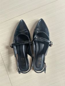 Chic Black Patent Slingback Flats