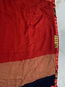 Red &amp; Beige Striped Saree