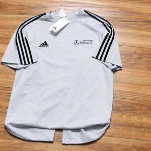 Adidas sports T-shirt l size