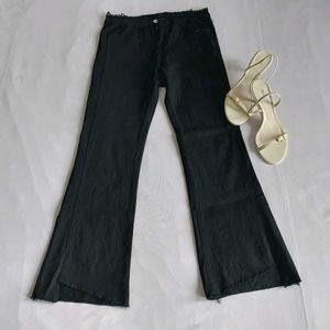Black Flared pants  with Raw Hem🎀