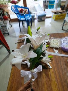 bridesmaid bouquet,Elegant White Lily Flower Stems