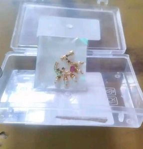 Elegant Gold Nath with Stones &amp; Pearls