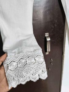 White Cotton pant with Lace Detail