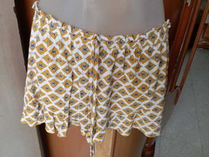 Patterned Ruffle Hem Shorts