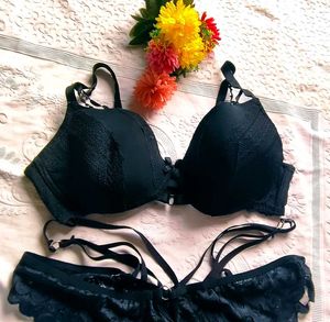 Lace Trimmed Black Bra &amp; Panty Set
