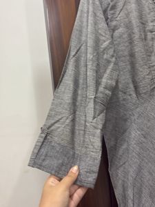 Elegant Grey Kurta with Floral Embroidery