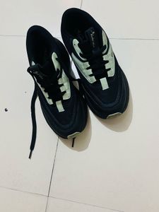 Duke Black Running Shoes