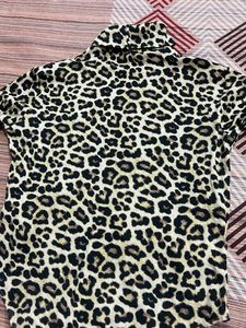 Leopard design top high neck