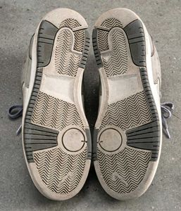 Men's Grey &amp; White Casual Sneakers